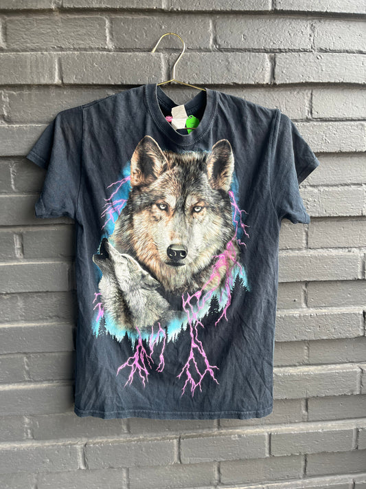 Black wolf lightening vintage tshirt